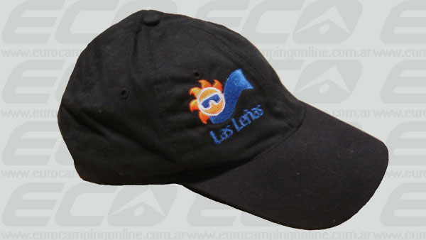Eurocamping > LAS LEÑAS CAP - Gorra ajustable con ventilación y logo bordado. Talle único. Colores: blanco y negro. CODIGO ECO: 934007001CAP.